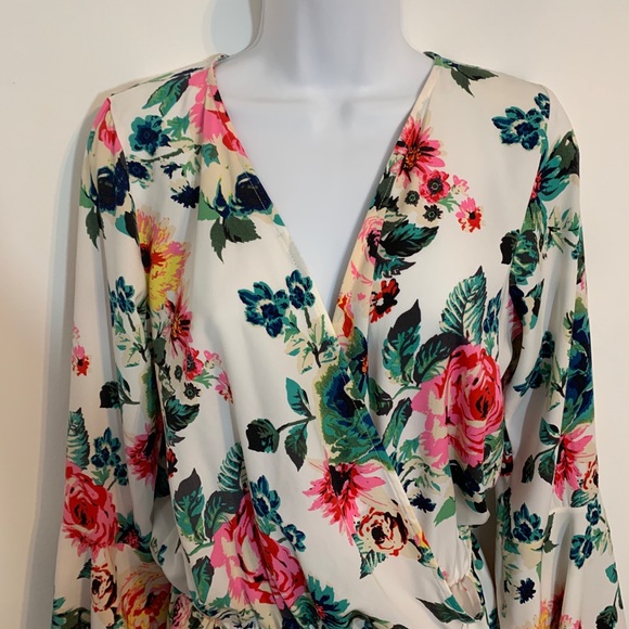 Floral romper by Vintage Havana. Size Large - Picture 4 of 8